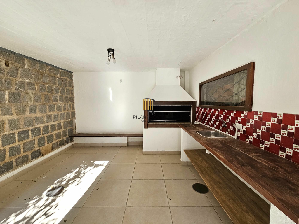 Casa 3 dormitórios no bairro Três Figueiras