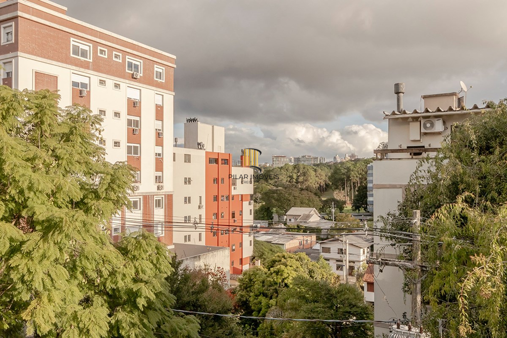 Casa 4 dormitórios no bairro Passo da Areia