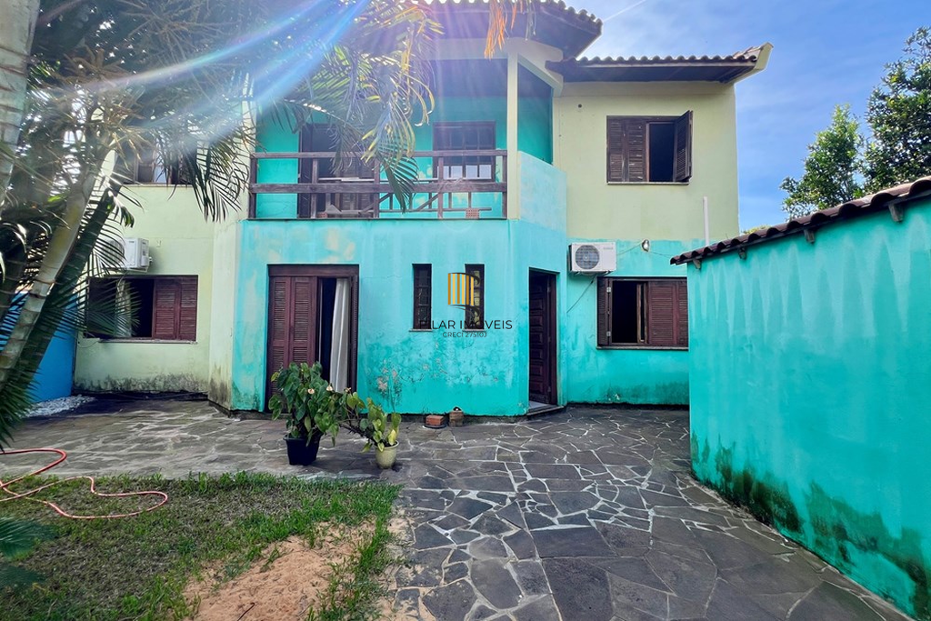 Casa 4 dormitórios no bairro Igara