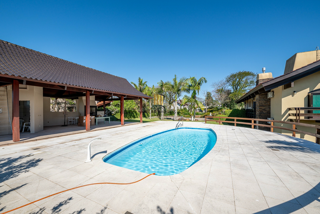 Casa de Condomínio 3 dormitórios no bairro Cavalhada