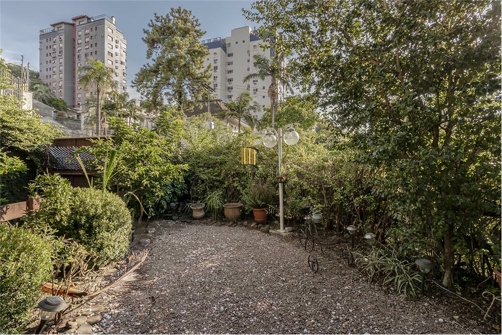 Casa 4 dormitórios no bairro Moinhos de Vento