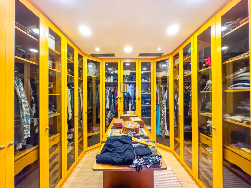 Apartamento 4 dormitórios no bairro Bela Vista