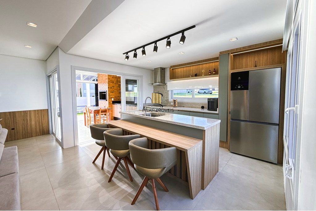 Casa de Condomínio 3 dormitórios no bairro Sanga Funda