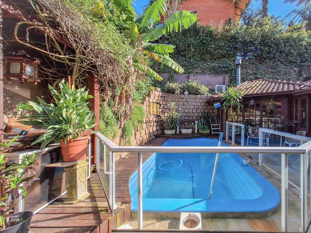 Casa 3 dormitórios no bairro Chácara das Pedras