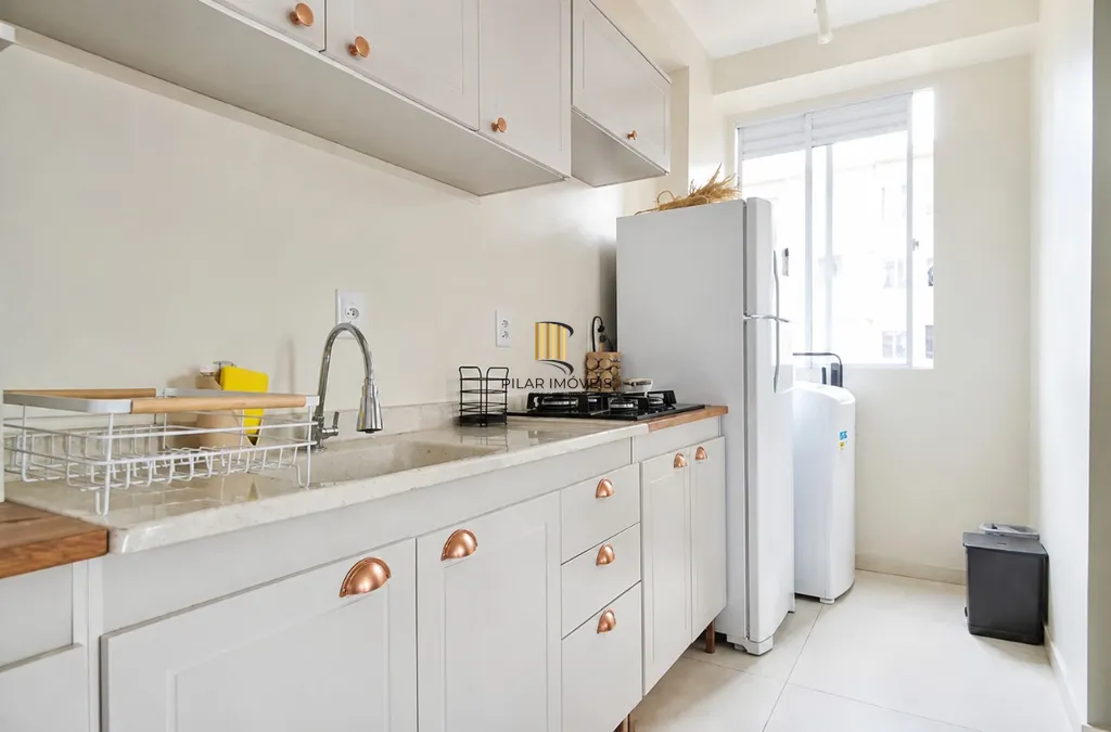 Apartamento 2 dormitórios no bairro Mário Quintana