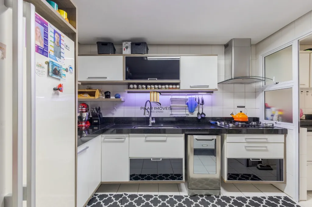 Casa de Condomínio 3 dormitórios no bairro Jardim Carvalho