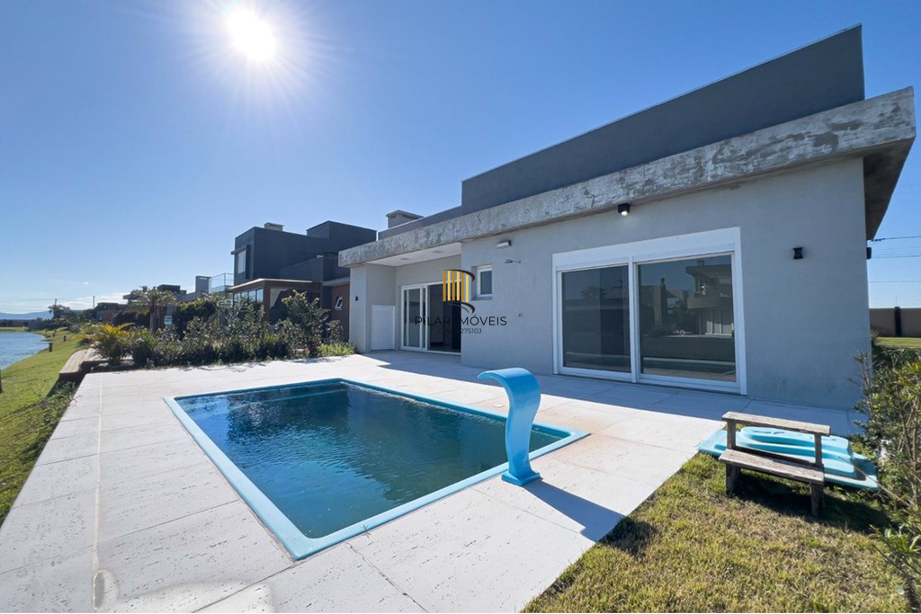 Casa de Condomínio 4 dormitórios no bairro Centro