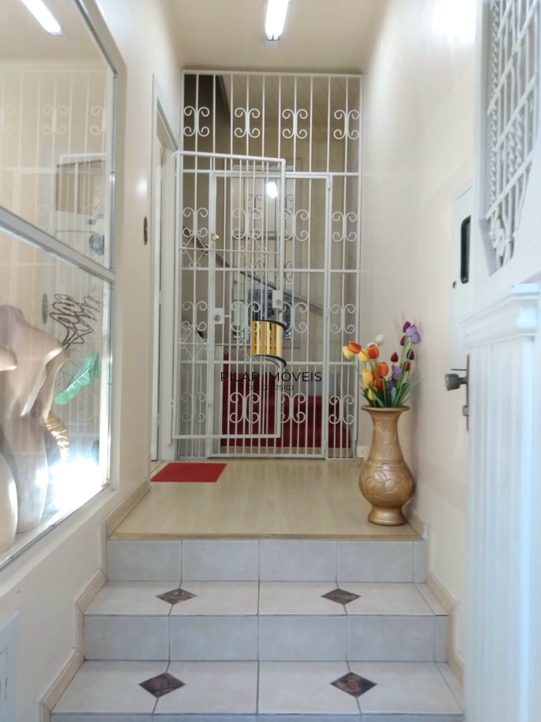 Casa 4 dormitórios no bairro Farroupilha