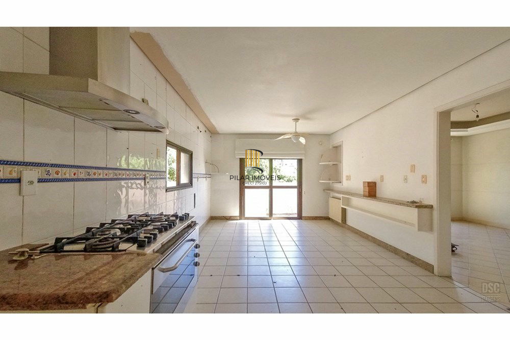 Casa 8 dormitórios no bairro Glória