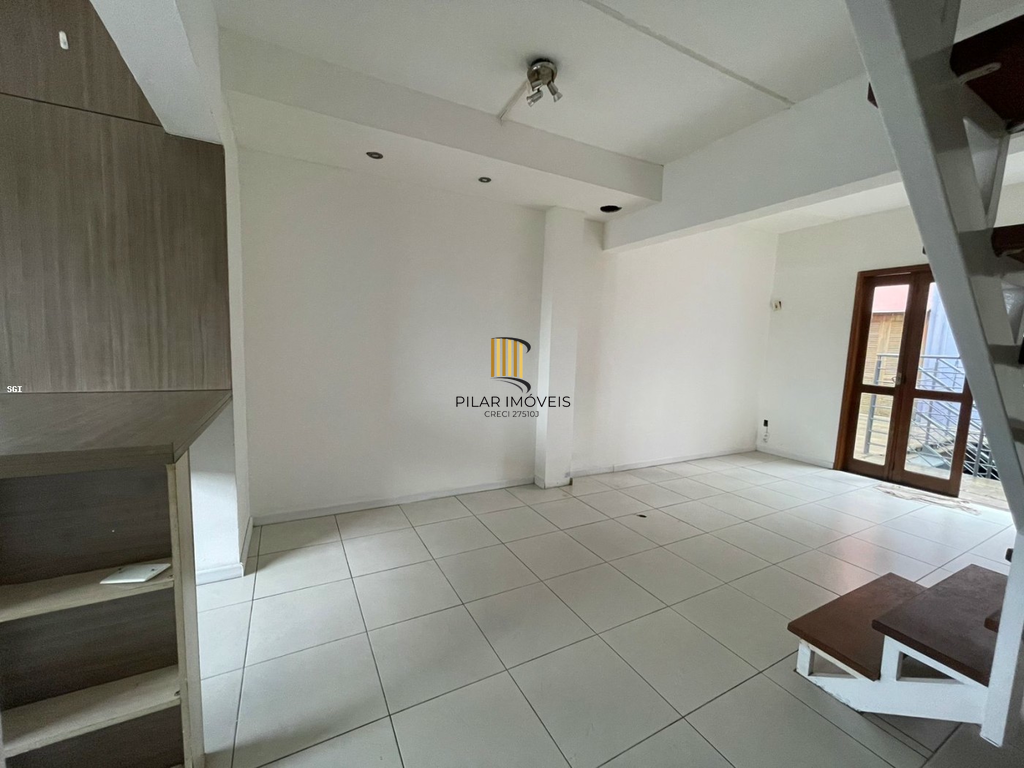 Casa 2 dormitórios no bairro Jardim do Salso