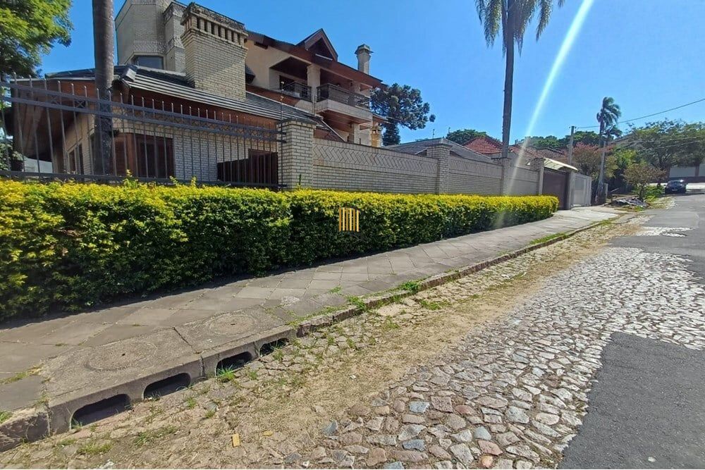 Casa 4 dormitórios no bairro Partenon