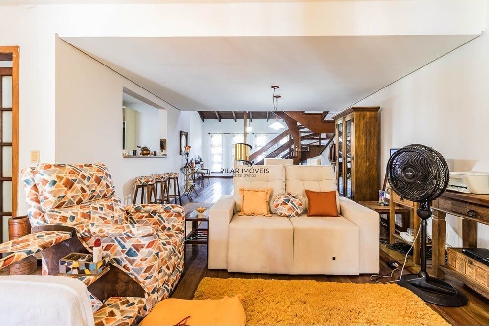 Casa 3 dormitórios no bairro Guarujá
