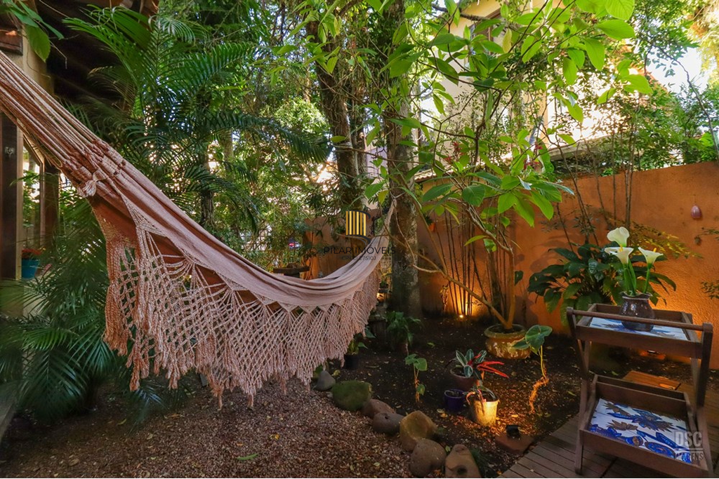 Casa de Condomínio 4 dormitórios no bairro Tristeza