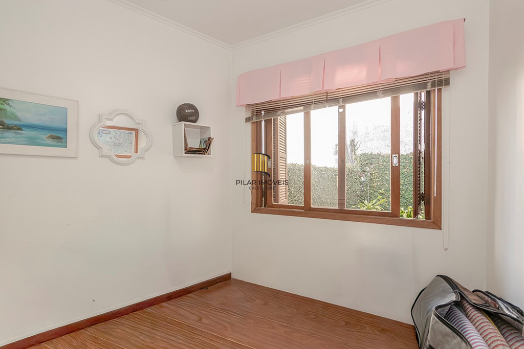 Casa 4 dormitórios no bairro Passo da Areia