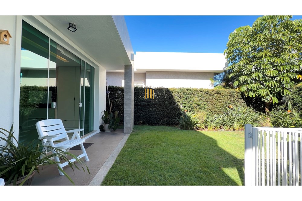 Casa de Condomínio 4 dormitórios no bairro Morada do Sol