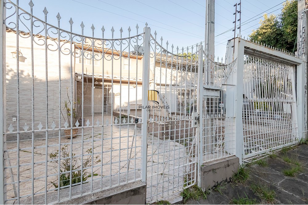 Casa 3 dormitórios no bairro Jardim Itu Sabará