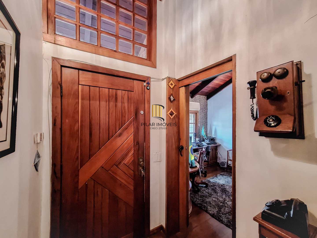 Casa 3 dormitórios no bairro Chácara das Pedras