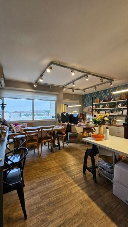 Apartamento 2 dormitórios no bairro Vila Ipiranga