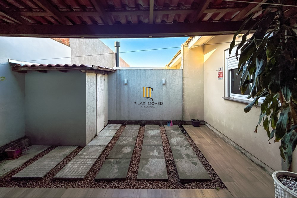 Casa 2 dormitórios no bairro Olaria