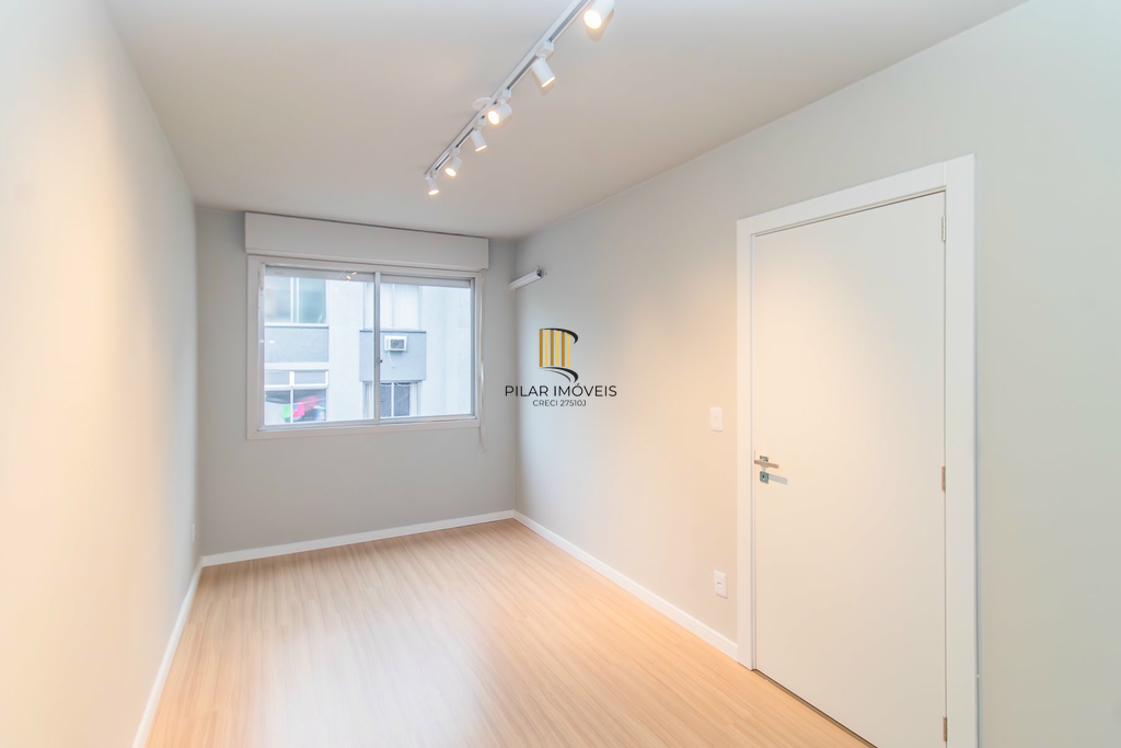 Apartamento 2 dormitórios no bairro Vila Ipiranga