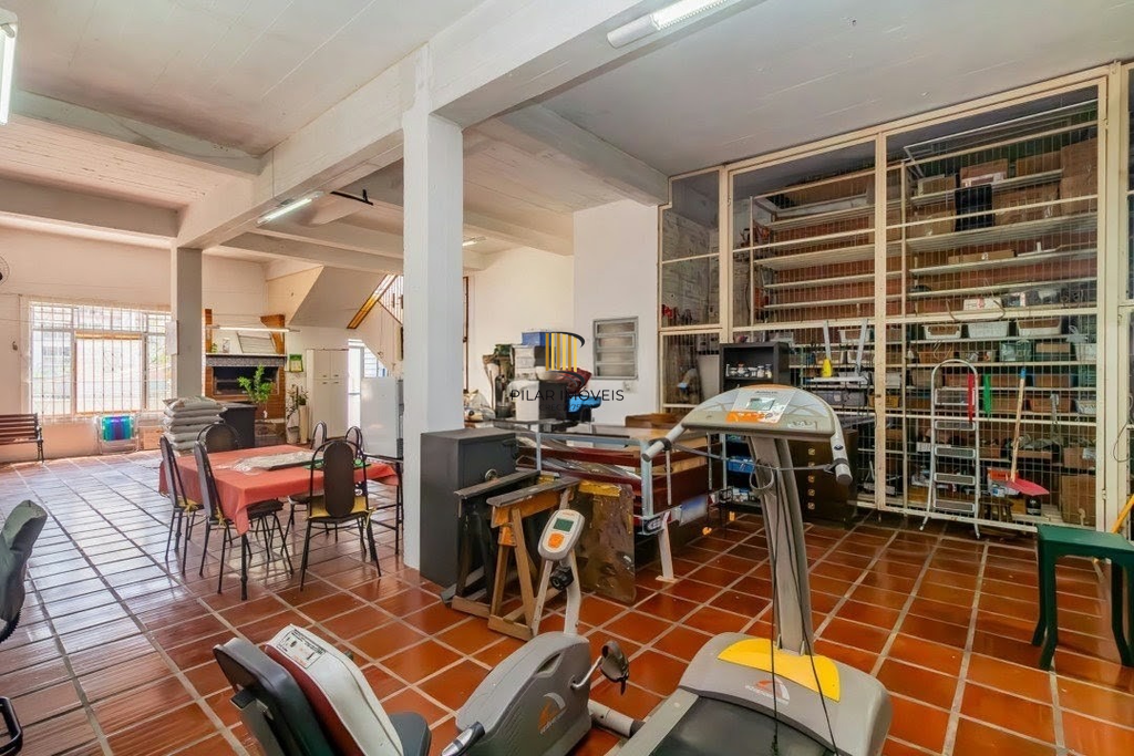 Casa 3 dormitórios no bairro Menino Deus