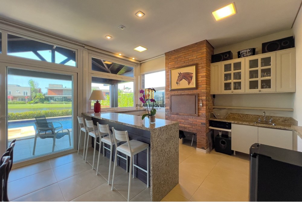 Casa de Condomínio 4 dormitórios no bairro Centro