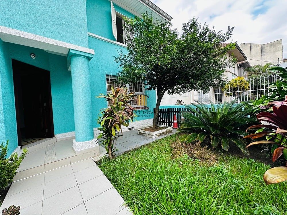 Casa 4 dormitórios no bairro Floresta