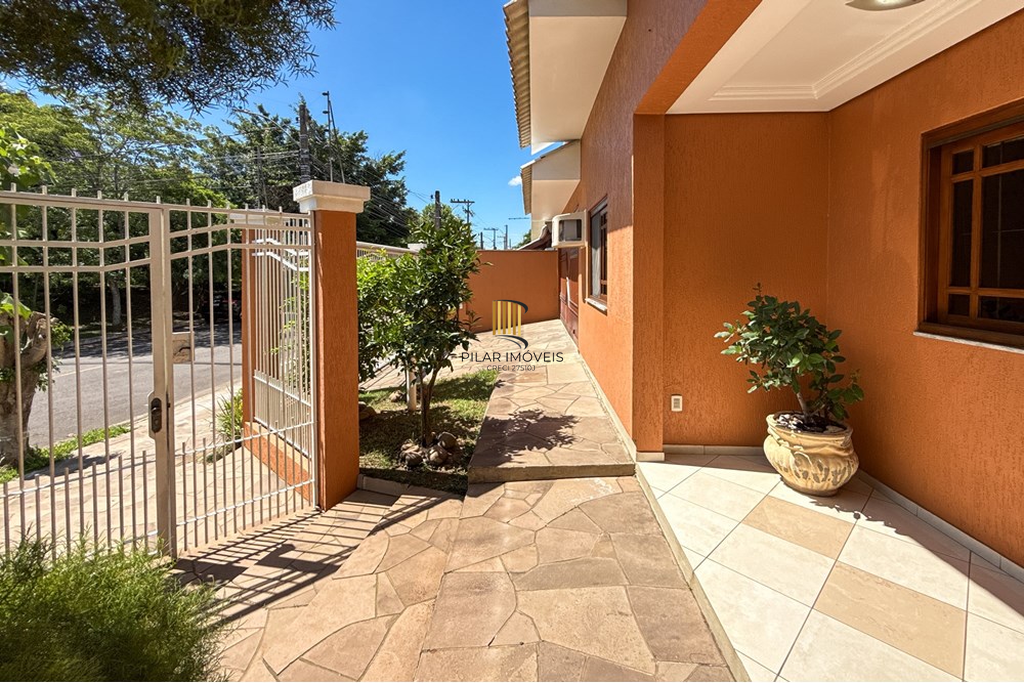 Casa 6 dormitórios no bairro Marechal Rondon