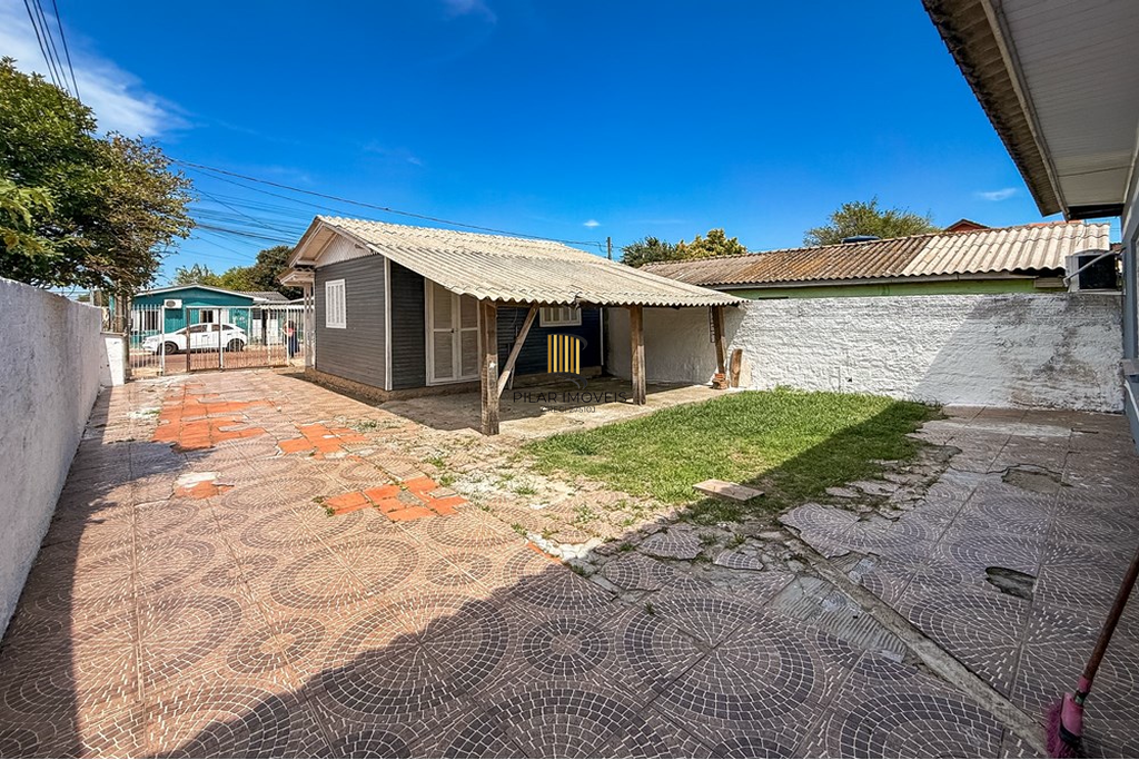 Casa 2 dormitórios no bairro Mathias Velho