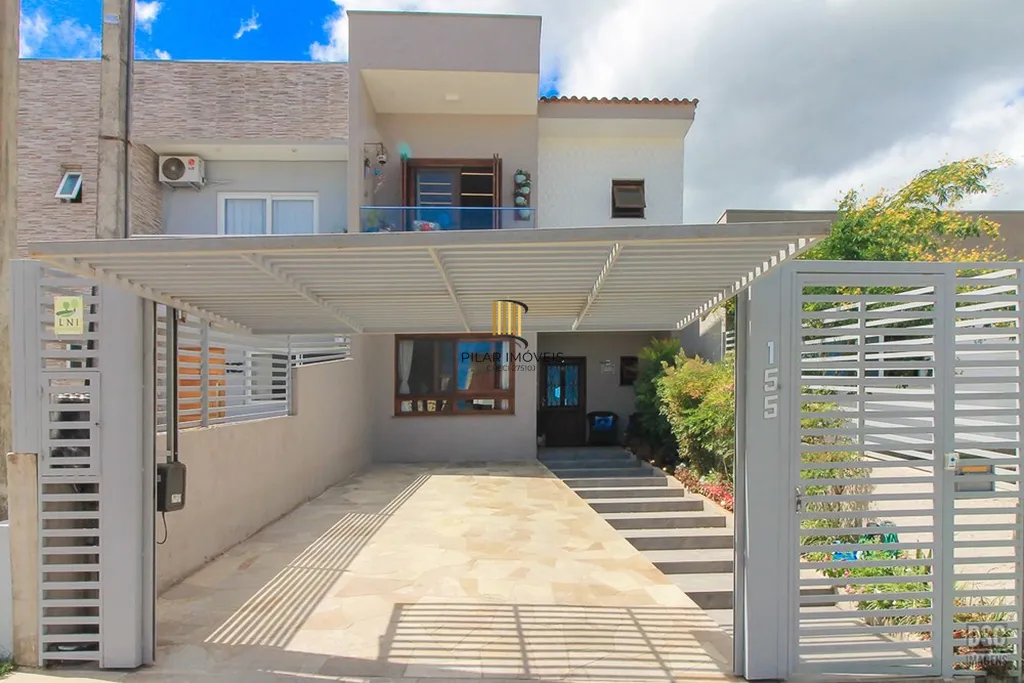 Casa 3 dormitórios no bairro Hípica