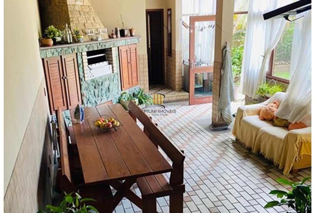 Casa 4 dormitórios no bairro Jardim Planalto