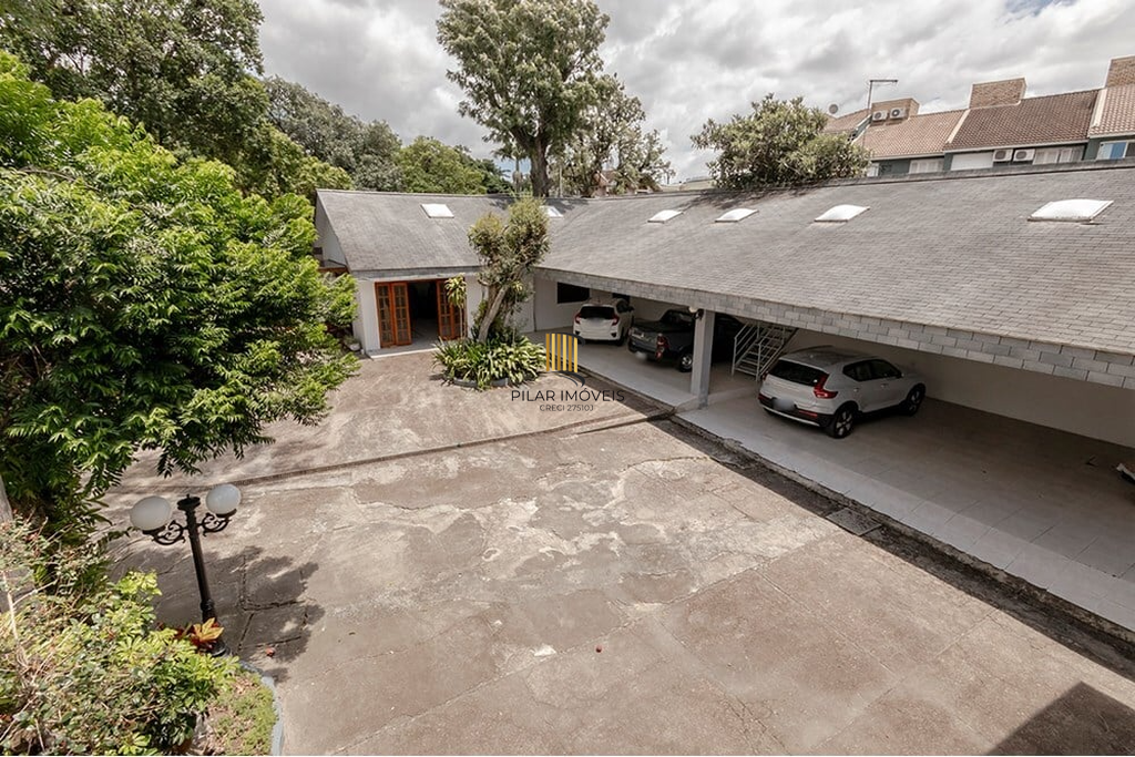 Casa 4 dormitórios no bairro Ipanema
