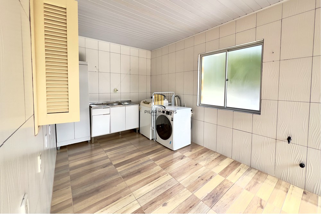 Casa 3 dormitórios no bairro Olaria