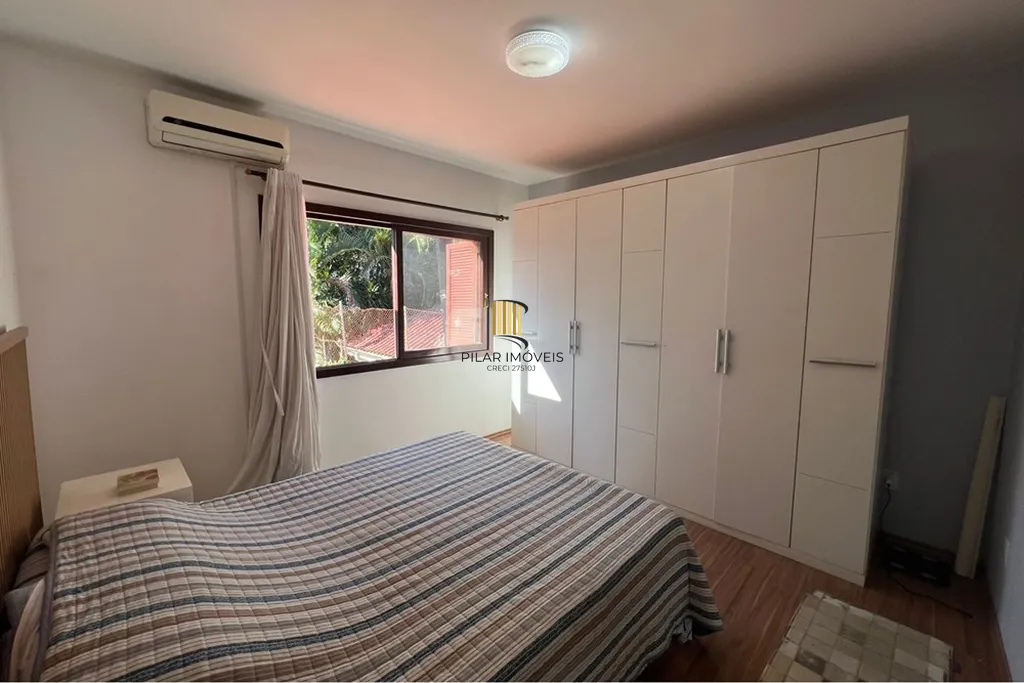 Casa 4 dormitórios no bairro Petrópolis