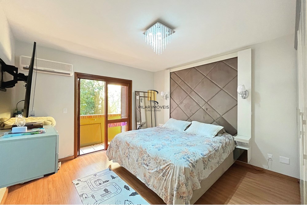 Casa de Condomínio 3 dormitórios no bairro Pedra Redonda