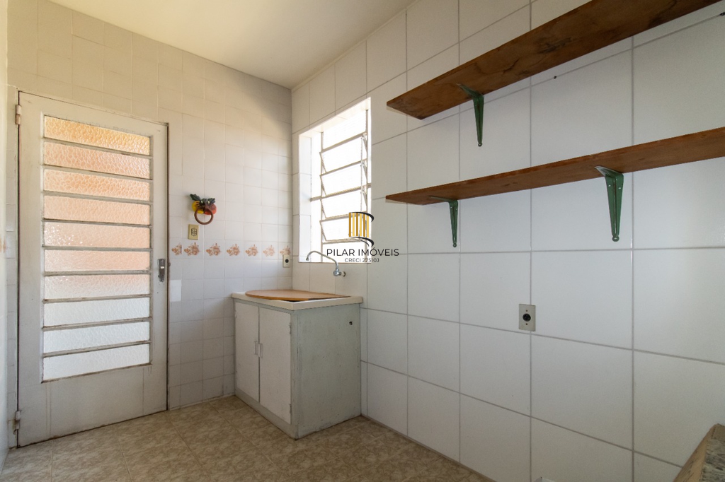 Casa 5 dormitórios no bairro Partenon