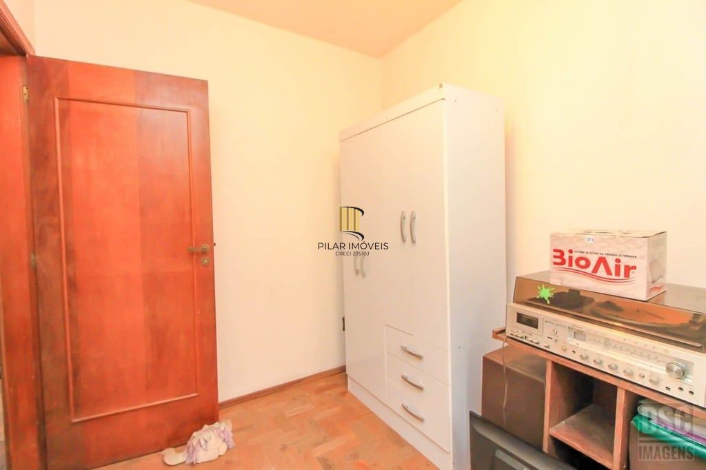 Casa 3 dormitórios no bairro Glória