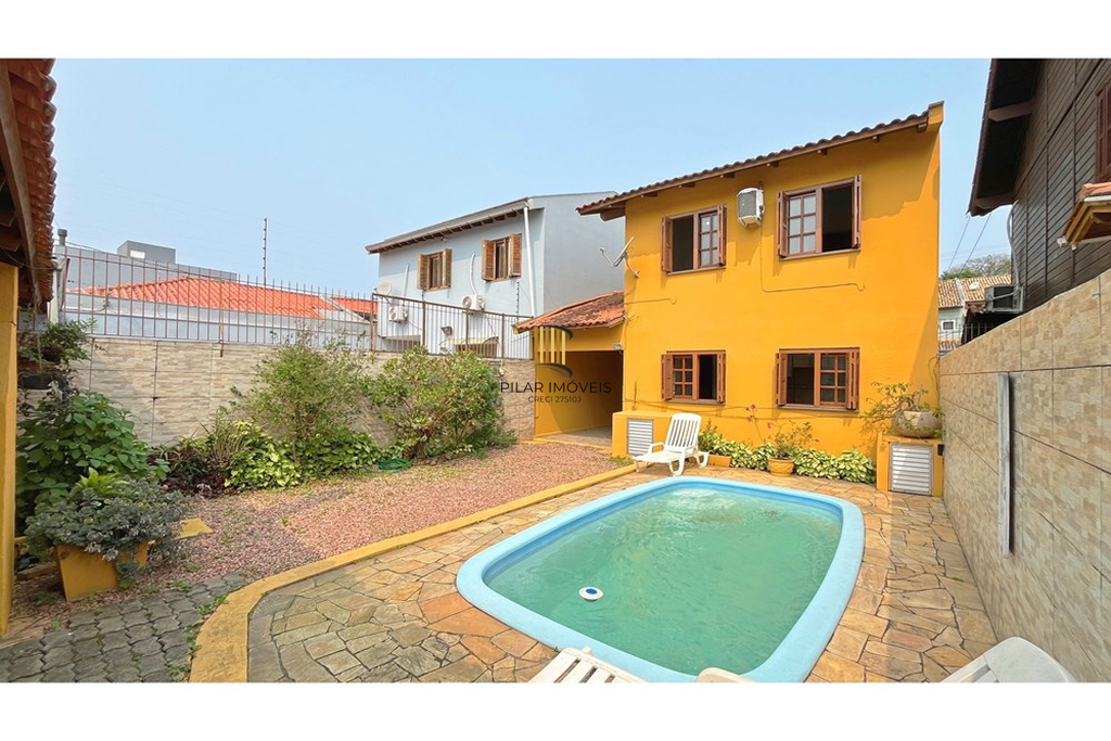 Casa 3 dormitórios no bairro Vila Nova