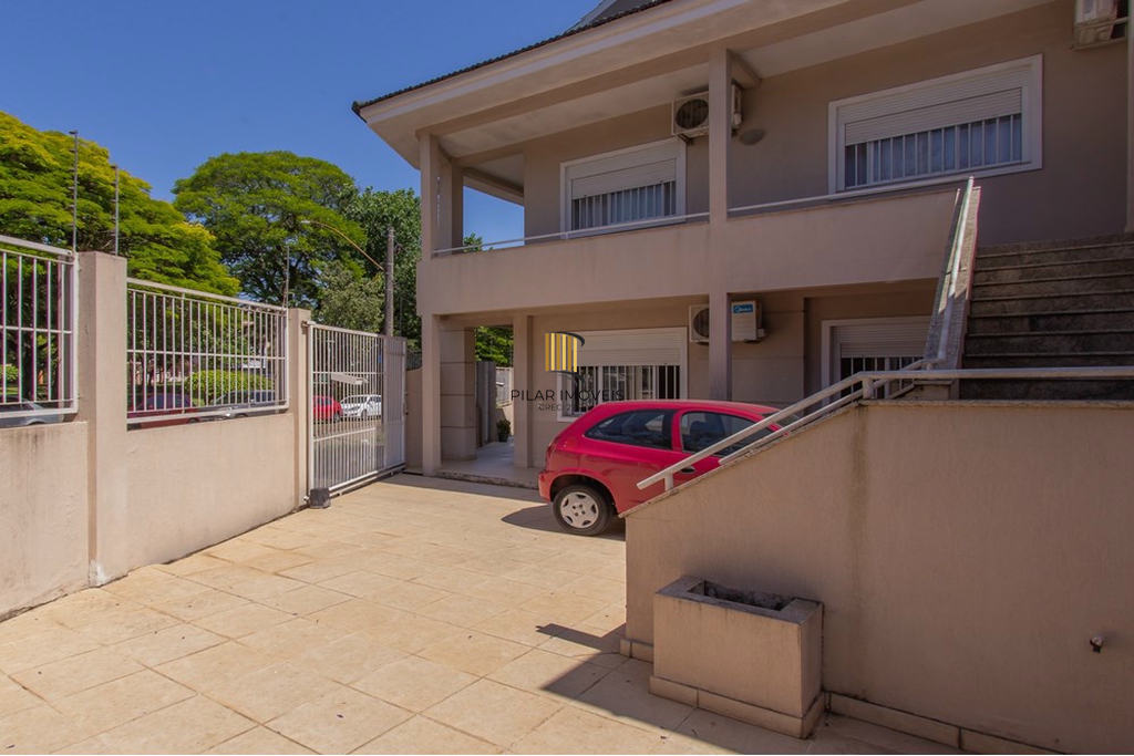 Casa 5 dormitórios no bairro Vila Ipiranga