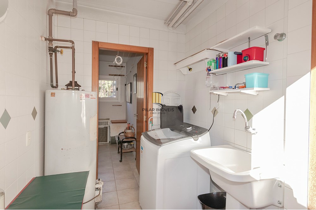 Casa 3 dormitórios no bairro Chácara das Pedras