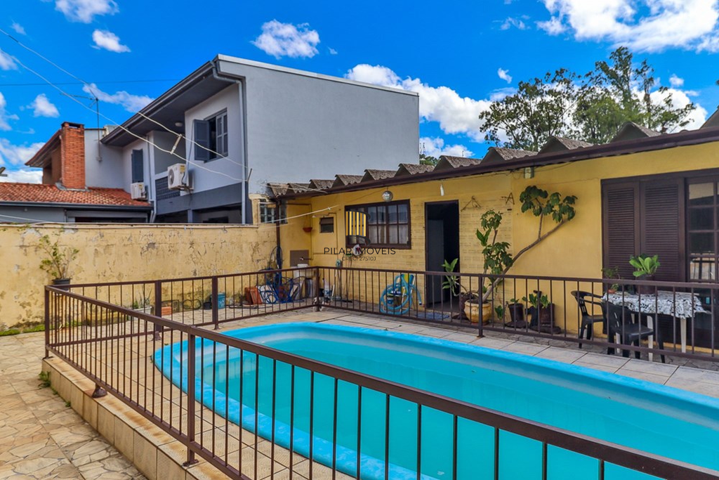 Casa 3 dormitórios no bairro Rubem Berta