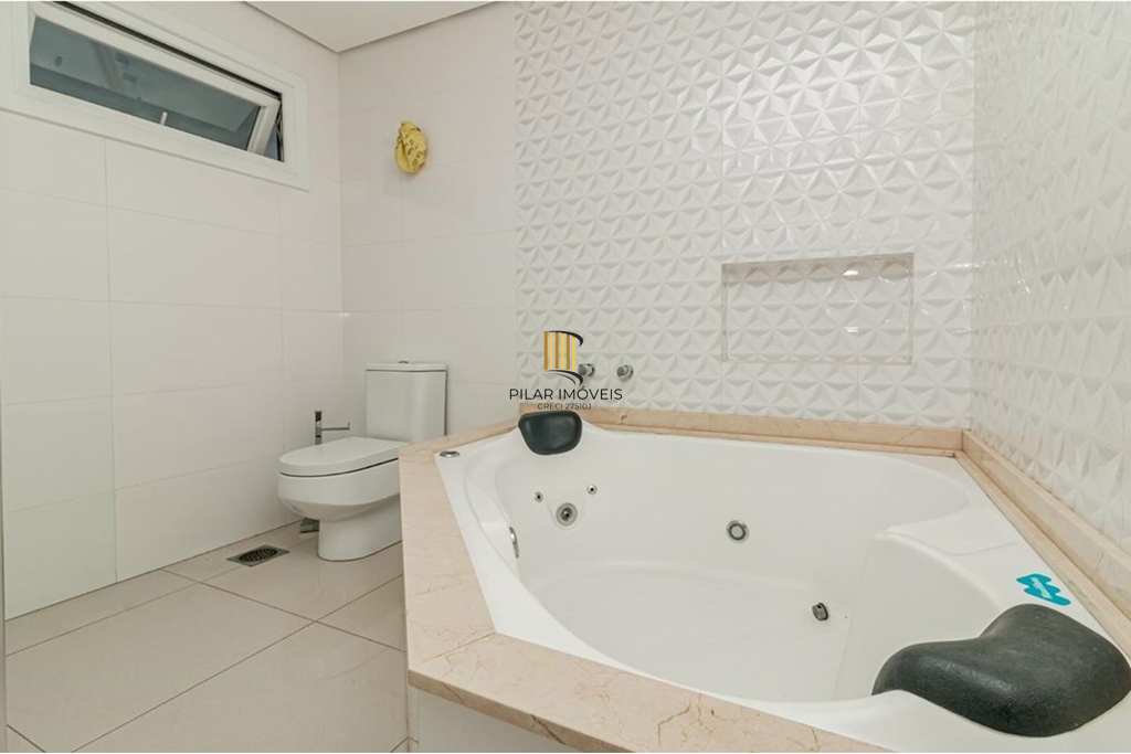 Casa 4 dormitórios no bairro Nonoai