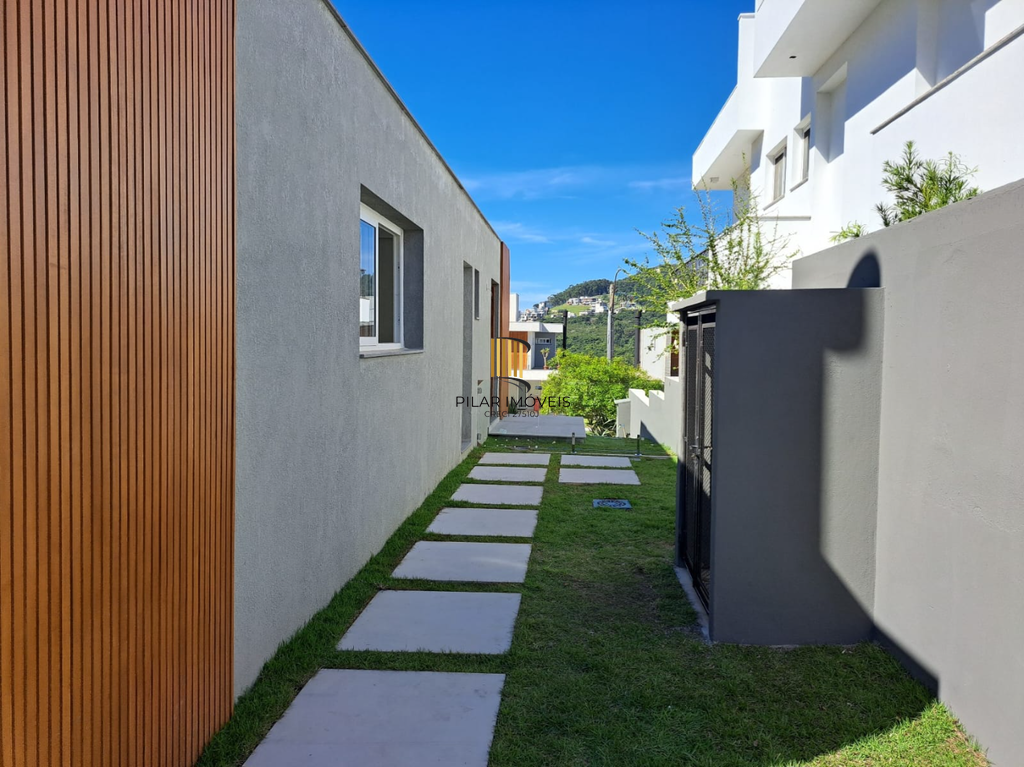 Casa de Condomínio 3 dormitórios no bairro Vila Nova