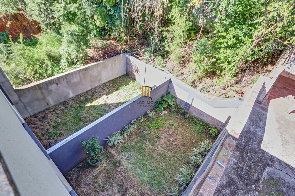 Casa 3 dormitórios no bairro Chácara das Pedras