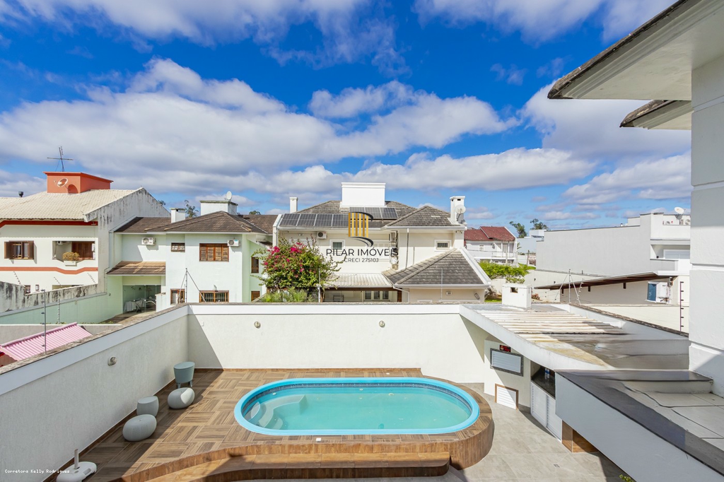 Casa 4 dormitórios no bairro Moinhos de Vento