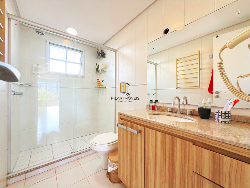 Casa de Condomínio 3 dormitórios no bairro Jardim Carvalho