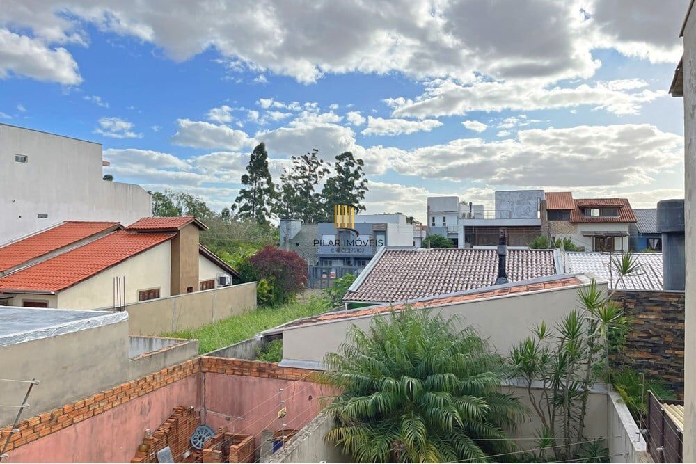 Casa 2 dormitórios no bairro Guarujá