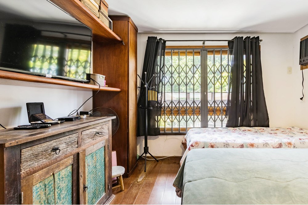 Casa 3 dormitórios no bairro Medianeira