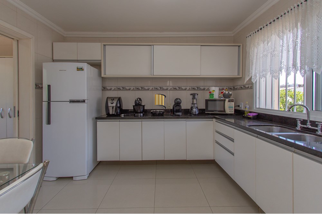 Casa 5 dormitórios no bairro Vila Ipiranga