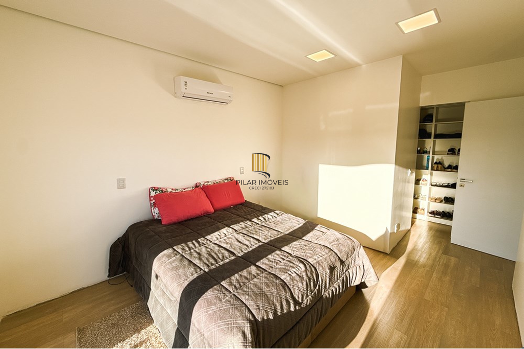 Casa de Condomínio 3 dormitórios no bairro Sanga Funda